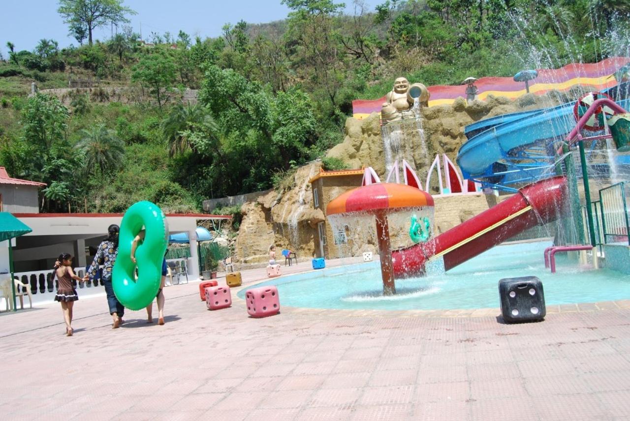 Joyland Waterpark And Resort Деградун Екстер'єр фото
